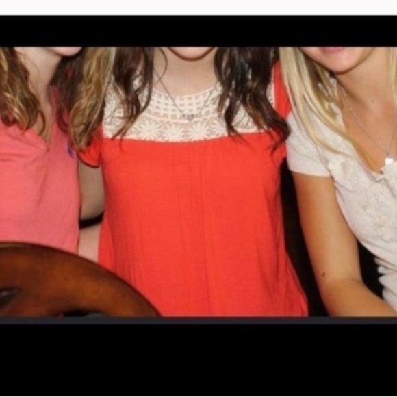 Free! American Eagle top with split sleeve - Picture 10 of 12